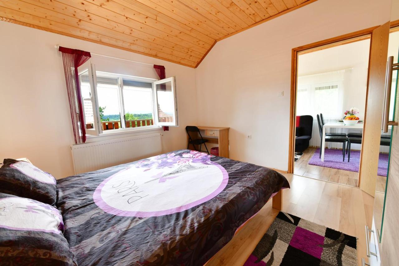 Apartments Laura Раковица Екстериор снимка