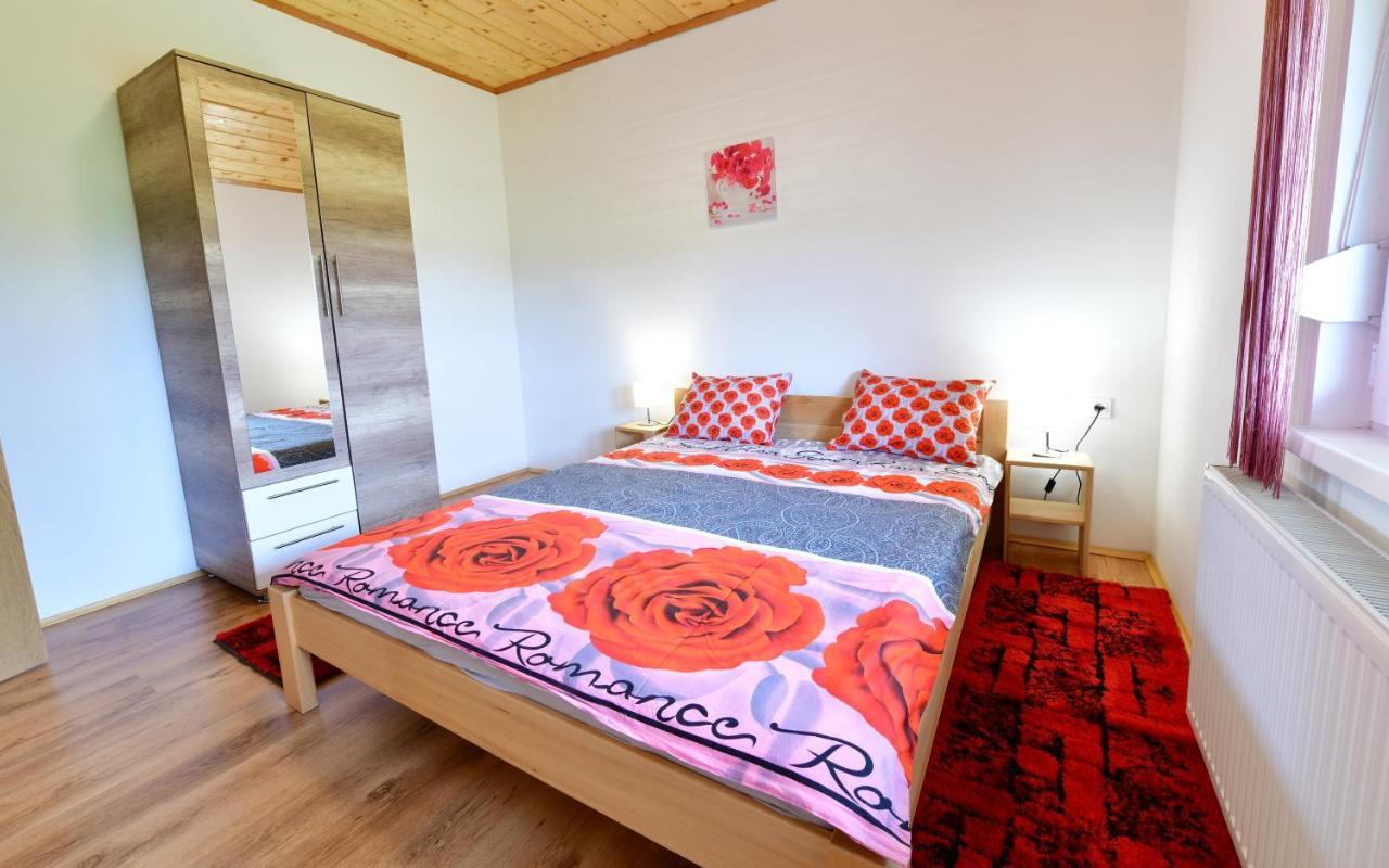 Apartments Laura Раковица Екстериор снимка