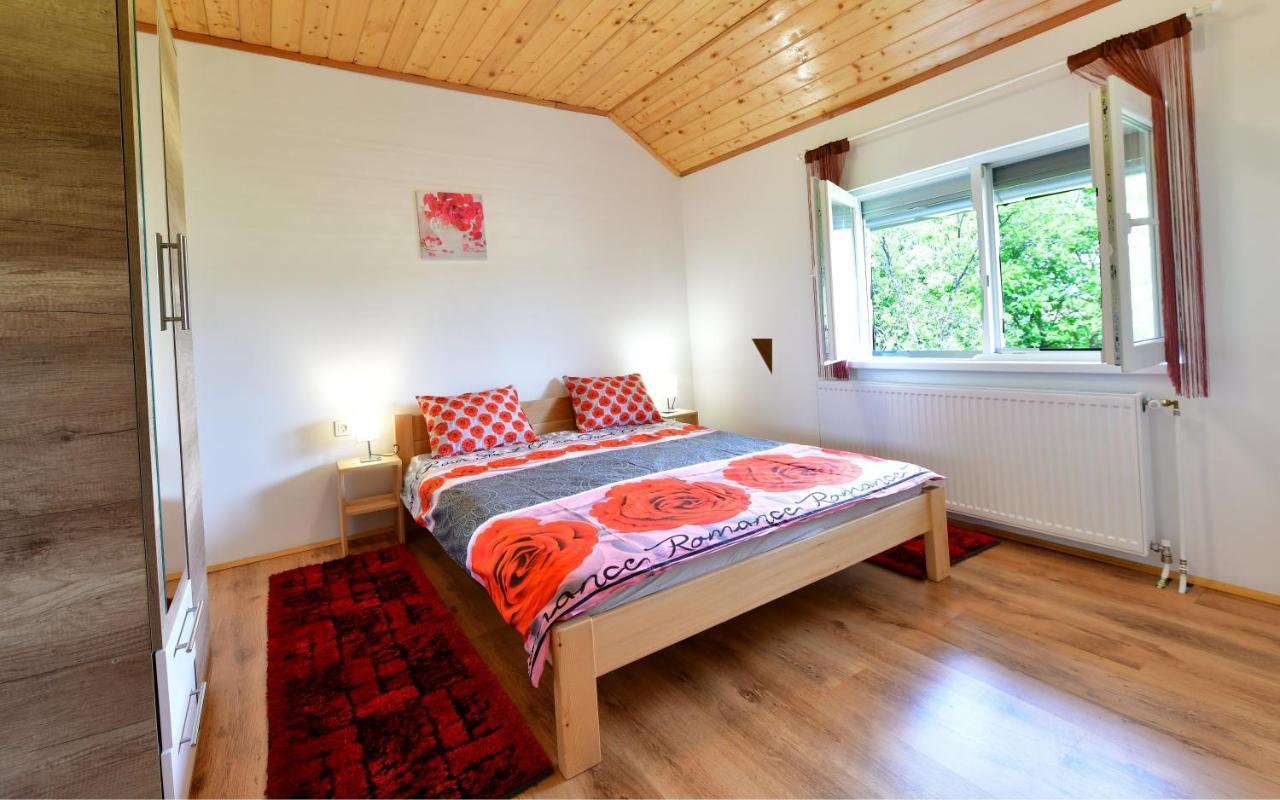 Apartments Laura Раковица Екстериор снимка