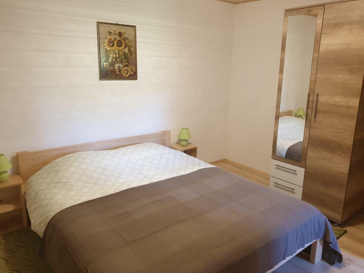 Apartments Laura Раковица Екстериор снимка