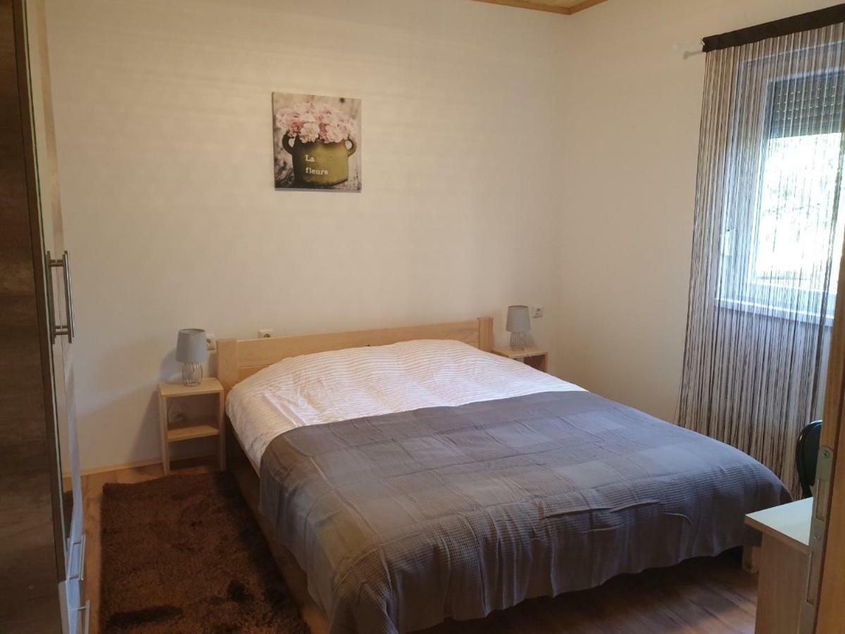 Apartments Laura Раковица Екстериор снимка